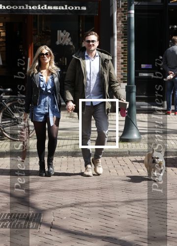 Amsterdam 17 april 2021
Stephanie Tency en haar vriend Mark op straat in Amsterdam zuid.