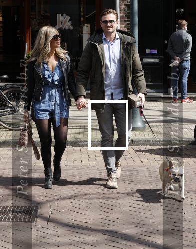 Amsterdam 17 april 2021
Stephanie Tency en haar vriend Mark op straat in Amsterdam zuid.