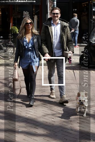 Amsterdam 17 april 2021
Stephanie Tency en haar vriend Mark op straat in Amsterdam zuid.