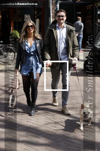Amsterdam 17 april 2021
Stephanie Tency en haar vriend Mark op straat in Amsterdam zuid.