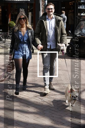 Amsterdam 17 april 2021
Stephanie Tency en haar vriend Mark op straat in Amsterdam zuid.