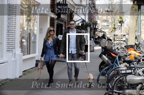 Amsterdam 17 april 2021
Stephanie Tency en haar vriend Mark op straat in Amsterdam zuid.