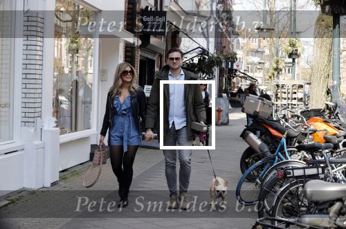 Amsterdam 17 april 2021
Stephanie Tency en haar vriend Mark op straat in Amsterdam zuid.