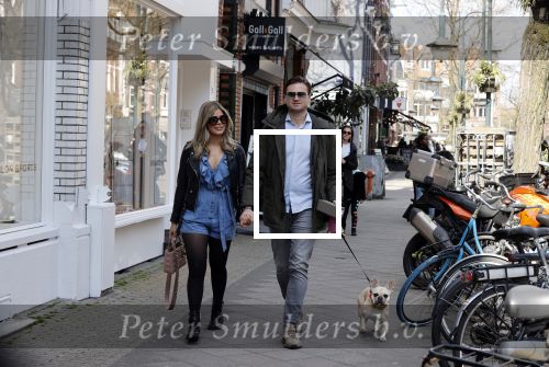 Amsterdam 17 april 2021
Stephanie Tency en haar vriend Mark op straat in Amsterdam zuid.