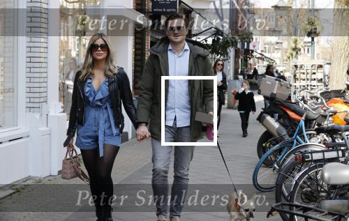 Amsterdam 17 april 2021
Stephanie Tency en haar vriend Mark op straat in Amsterdam zuid.