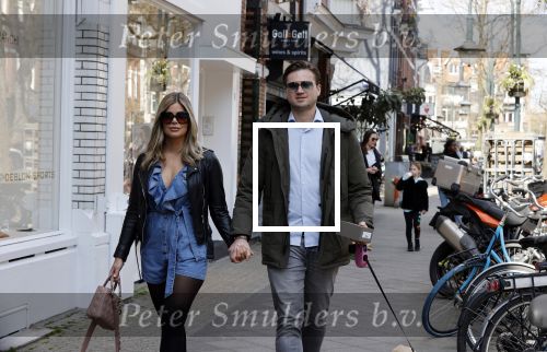 Amsterdam 17 april 2021
Stephanie Tency en haar vriend Mark op straat in Amsterdam zuid.