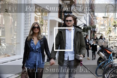 Amsterdam 17 april 2021
Stephanie Tency en haar vriend Mark op straat in Amsterdam zuid.