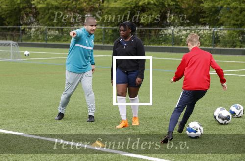 Utrecht 16 mei 2021
Eerste dag van de Sneijder Acadamy . De voetbalschool wordt geleid door Wesley Sneijder Rodney Sneijder  Tarik Divarci en Reduan Diba . Ze trainen op de velden van DHSC. Ook de zoon van Wesley Jessey traint mee.