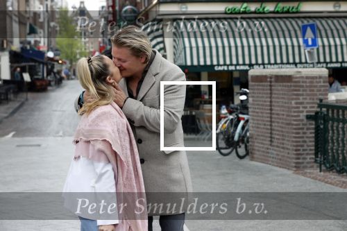 Amsterdam 15 mei 2021
Thomas Berge met zijn nieuwe vriendin Elianne Zweipfenning in het centrum van Amsterdam.