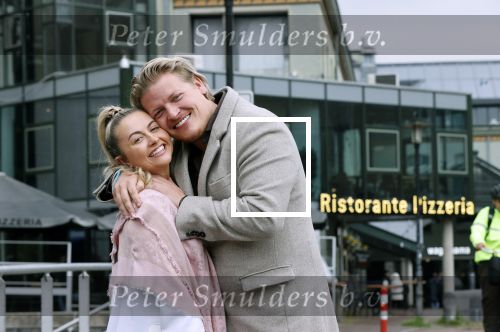 Amsterdam 15 mei 2021
Thomas Berge met zijn nieuwe vriendin Elianne Zweipfenning in het centrum van Amsterdam.