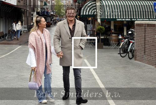 Amsterdam 15 mei 2021
Thomas Berge met zijn nieuwe vriendin Elianne Zweipfenning in het centrum van Amsterdam.
