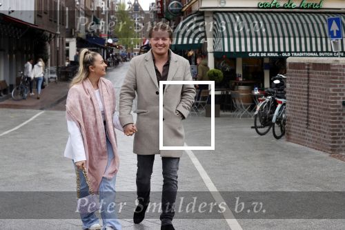 Amsterdam 15 mei 2021
Thomas Berge met zijn nieuwe vriendin Elianne Zweipfenning in het centrum van Amsterdam.