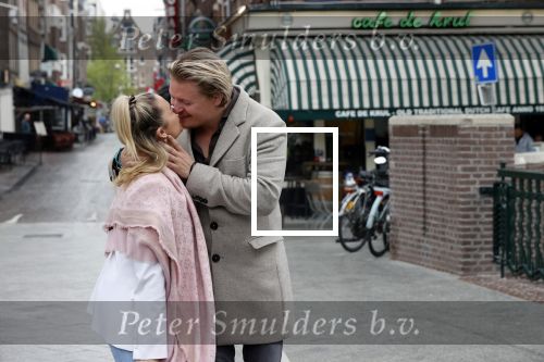Amsterdam 15 mei 2021
Thomas Berge met zijn nieuwe vriendin Elianne Zweipfenning in het centrum van Amsterdam.