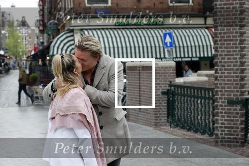 Amsterdam 15 mei 2021
Thomas Berge met zijn nieuwe vriendin Elianne Zweipfenning in het centrum van Amsterdam.