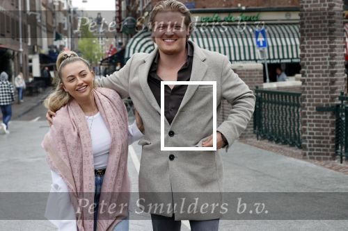 Amsterdam 15 mei 2021
Thomas Berge met zijn nieuwe vriendin Elianne Zweipfenning in het centrum van Amsterdam.
