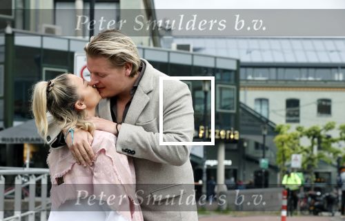 Amsterdam 15 mei 2021
Thomas Berge met zijn nieuwe vriendin Elianne Zweipfenning in het centrum van Amsterdam.