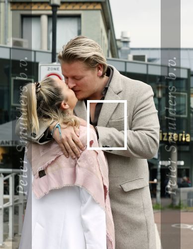 Amsterdam 15 mei 2021
Thomas Berge met zijn nieuwe vriendin Elianne Zweipfenning in het centrum van Amsterdam.