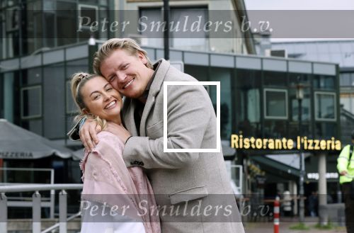 Amsterdam 15 mei 2021
Thomas Berge met zijn nieuwe vriendin Elianne Zweipfenning in het centrum van Amsterdam.