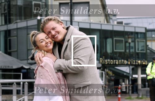 Amsterdam 15 mei 2021
Thomas Berge met zijn nieuwe vriendin Elianne Zweipfenning in het centrum van Amsterdam.