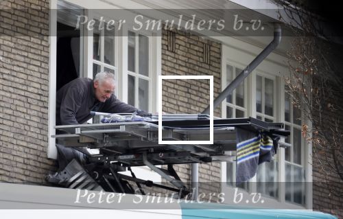 Amsterdam / Huizen 8 april 2021
Tom Egbers en janke Dekker verhuizen van Amsterdam naarHuizen . Een verhuisbedrijf verzorgt de verhuizing van het oude naar nieuwe huis.