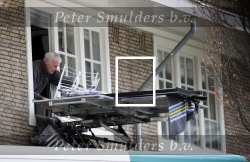 Amsterdam / Huizen 8 april 2021
Tom Egbers en janke Dekker verhuizen van Amsterdam naarHuizen . Een verhuisbedrijf verzorgt de verhuizing van het oude naar nieuwe huis.