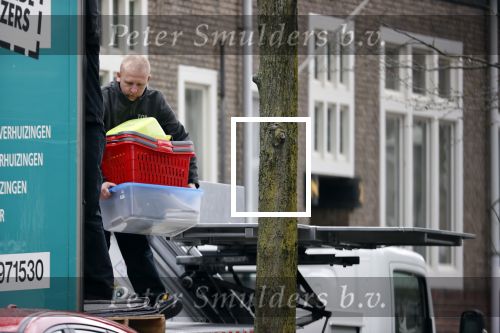 Amsterdam / Huizen 8 april 2021
Tom Egbers en janke Dekker verhuizen van Amsterdam naarHuizen . Een verhuisbedrijf verzorgt de verhuizing van het oude naar nieuwe huis.