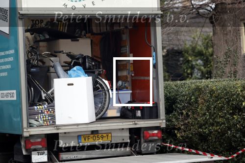 Amsterdam / Huizen 8 april 2021
Tom Egbers en janke Dekker verhuizen van Amsterdam naarHuizen . Een verhuisbedrijf verzorgt de verhuizing van het oude naar nieuwe huis.