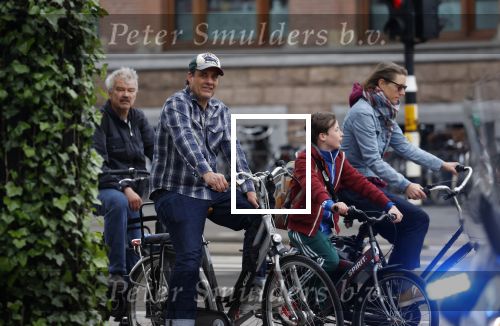 Amsterdam 20 mei 2021
Vincent Croiset met zijn zoon op de fiets in Amsterdam zuid