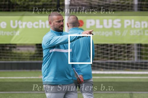 Utrecht 16 mei 2021
Eerste dag van de Sneijder Acadamy . De voetbalschool wordt geleid door Wesley Sneijder Rodney Sneijder  Tarik Divarci en Reduan Diba . Ze trainen op de velden van DHSC. Ook de zoon van Wesley Jessey traint mee.