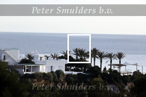 Ibiza 23 april 2021
Wesley Sneijder heeft in Jesus een huis te koop staan. Hij heeft er ook nog een prachtige villa samen met Yolanthe Cabau. Restaurant Xaxa staat te koop.