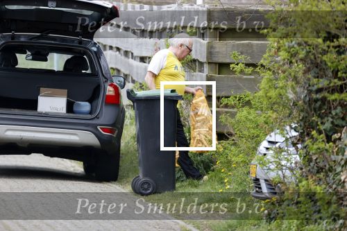 Bergen 19 april 2021
Youp v t Hek en zijn vrouw Debbie Petter wonen een groot gedeelte van het jaar in hun huis in Bergen
