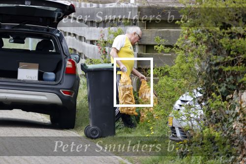 Bergen 19 april 2021
Youp v t Hek en zijn vrouw Debbie Petter wonen een groot gedeelte van het jaar in hun huis in Bergen