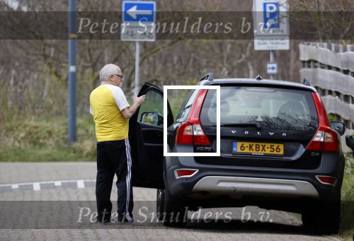 Bergen 19 april 2021
Youp v t Hek en zijn vrouw Debbie Petter wonen een groot gedeelte van het jaar in hun huis in Bergen