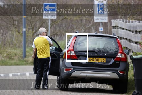 Bergen 19 april 2021
Youp v t Hek en zijn vrouw Debbie Petter wonen een groot gedeelte van het jaar in hun huis in Bergen