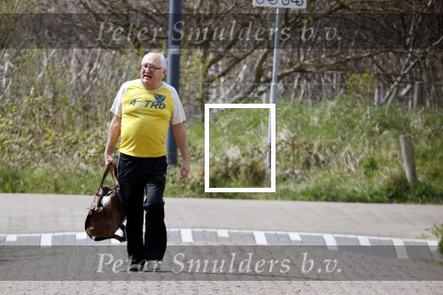 Bergen 19 april 2021
Youp v t Hek en zijn vrouw Debbie Petter wonen een groot gedeelte van het jaar in hun huis in Bergen