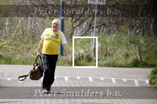 Bergen 19 april 2021
Youp v t Hek en zijn vrouw Debbie Petter wonen een groot gedeelte van het jaar in hun huis in Bergen