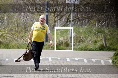 Bergen 19 april 2021
Youp v t Hek en zijn vrouw Debbie Petter wonen een groot gedeelte van het jaar in hun huis in Bergen