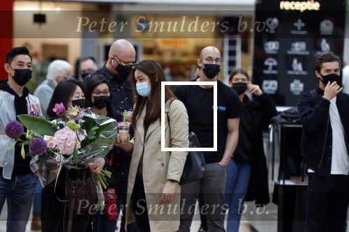Amstelveen 27 mei 2021
Opening Yoyo tea bar van Rachel Hazes in winkelcentrum Amstelveen.
Andre Hazes zijn vriendinSarah v Soelen en haar ouders zijn ook aanwezig.