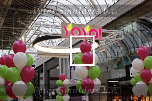Amstelveen 27 mei 2021
Opening Yoyo tea bar van Rachel Hazes in winkelcentrum Amstelveen.
Andre Hazes zijn vriendinSarah v Soelen en haar ouders zijn ook aanwezig.