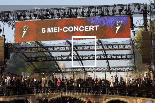 Amsterdam 5 mei 2022
5 mei concert op de amstel bij Carre met oa aanwezig Koning Willem Alexander en Koningin Maxima .