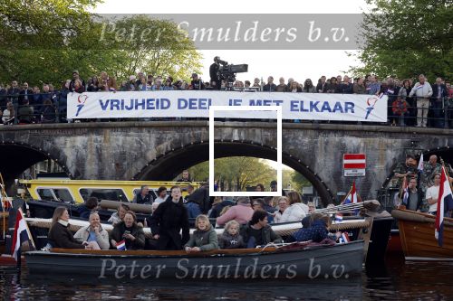 Amsterdam 5 mei 2022
5 mei concert op de amstel bij Carre met oa aanwezig Koning Willem Alexander en Koningin Maxima .