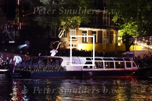 Amsterdam 5 mei 2022
5 mei concert op de amstel bij Carre met oa aanwezig Koning Willem Alexander en Koningin Maxima .