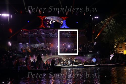Amsterdam 5 mei 2022
5 mei concert op de amstel bij Carre met oa aanwezig Koning Willem Alexander en Koningin Maxima .