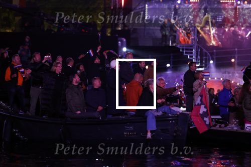 Amsterdam 5 mei 2022
5 mei concert op de amstel bij Carre met oa aanwezig Koning Willem Alexander en Koningin Maxima .