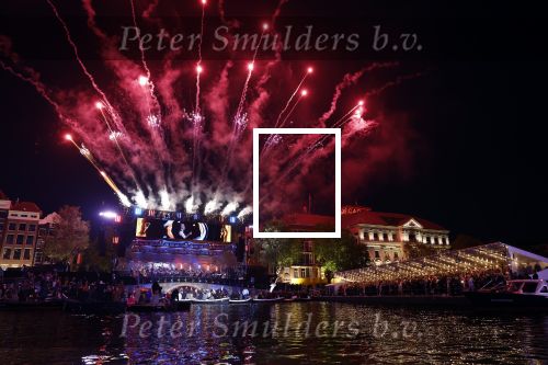 Amsterdam 5 mei 2022
5 mei concert op de amstel bij Carre met oa aanwezig Koning Willem Alexander en Koningin Maxima .