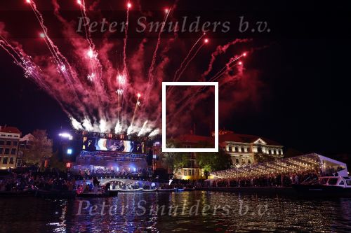 Amsterdam 5 mei 2022
5 mei concert op de amstel bij Carre met oa aanwezig Koning Willem Alexander en Koningin Maxima .