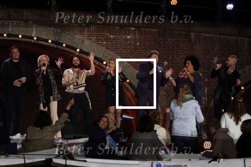 Amsterdam 5 mei 2022
5 mei concert op de amstel bij Carre met oa aanwezig Koning Willem Alexander en Koningin Maxima .
Freska Tania Kross Anita Meyer Merijn v Haren Ella v Doucke Wasim Arslan en Eric Corton