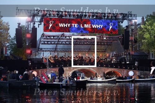 Amsterdam 5 mei 2022
5 mei concert op de amstel bij Carre met oa aanwezig Koning Willem Alexander en Koningin Maxima .