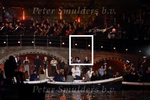 Amsterdam 5 mei 2022
5 mei concert op de amstel bij Carre met oa aanwezig Koning Willem Alexander en Koningin Maxima .