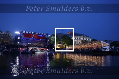 Amsterdam 5 mei 2022
5 mei concert op de amstel bij Carre met oa aanwezig Koning Willem Alexander en Koningin Maxima .